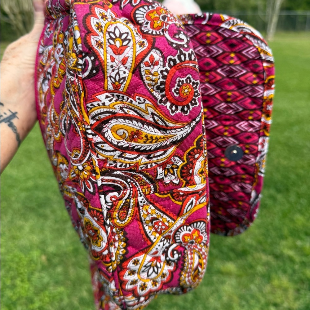 Stephanie Dawn quilted messenger bag crossbody adjustable “like” [Vera Bradley] - Picture 6 of 9